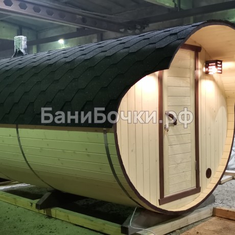 Выставочная овальная баня бочка в Великом Новгороде